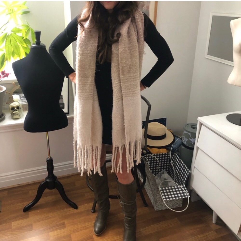 MerSea 🧜🏽♀️ Oversize Scarf - Picture 2 of 6